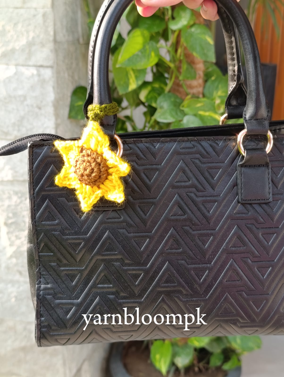 Handmade crochet sunflower keychain by YarnBloompk